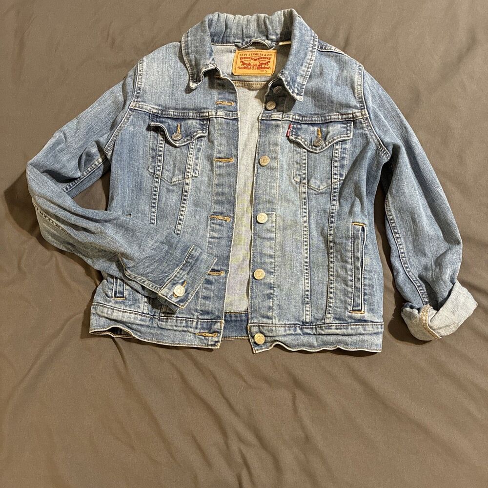 Levi’s Denim Trucker Blue Jacket Stretch Women’s Sz Small Great Condition